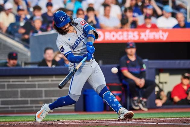 August 1, 2025, Toronto, On, Canada: Kansas City Royals second base Jonathan India (6) hits a double against the Toronto Blue Jays during third inning MLB, Baseball Herren, USA baseball action in Toronto, Friday, Aug. 1, 2025. Canada News - August 1, 2025 - ZUMAc35_ 20250801_zaf_c35_206 Copyright: xSammyxKoganx