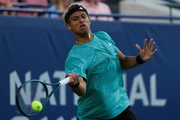 August 1, 2025, Toronto, Ontario, Canada: Gabriel Diallo of Canada plays a forehand against Taylor Fritz of the United States during the Men s Singles third round match on day 7 of the ATP, Tennis Herren Masters 1000 National Bank Open at Sobeys Stadium. on August 1, 2025 in Toronto, Canada. Toronto Canada - ZUMAe321 20250801_zsa_e321_181 Copyright: xLeonardoxRamirezx