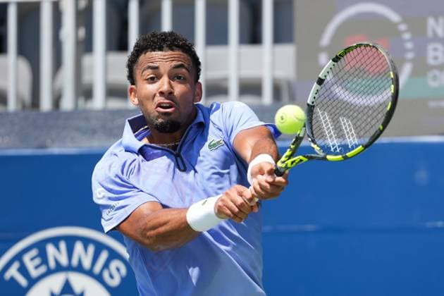 August 1, 2025, Toronto, Ontario, Canada: Arthur Fils of France plays a backhand against Jiri Lehecka of Czechia during the Men s Singles third round match on day 7 of the ATP, Tennis Herren Masters 1000 National Bank Open at Sobeys Stadium. on August 1, 2025 in Toronto, Canada. Toronto Canada - ZUMAe321 20250801_zsa_e321_188 Copyright: xLeonardoxRamirezx