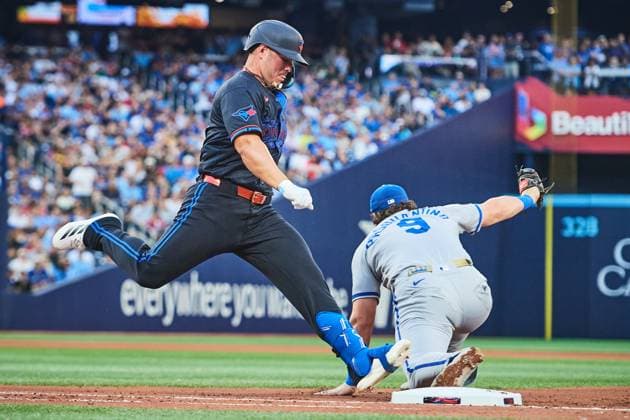 August 1, 2025, Toronto, On, Canada: Toronto Blue Jays Outfielder Daulton Varsho (5) is out as Kansas City Royals first base Vinnie Pasquantino (9) makes a catch during fourth inning MLB, Baseball Herren, USA baseball action in Toronto, Friday, Aug. 1, 2025. Canada News - August 1, 2025 - ZUMAc35_ 20250801_zaf_c35_213 Copyright: xSammyxKoganx