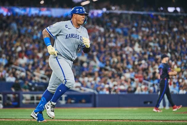 August 1, 2025, Toronto, On, Canada: Kansas City Royals catcher Salvador Perez (13) rounds the bases after hitting a home run against the Toronto Blue Jays during ninth inning MLB, Baseball Herren, USA baseball action in Toronto, Friday, Aug. 1, 2025. Canada News - August 1, 2025 - ZUMAc35_ 20250801_zaf_c35_222 Copyright: xSammyxKoganx