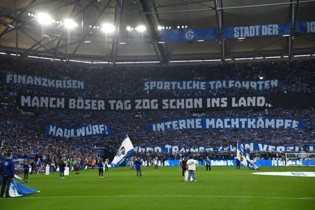 Protest banner of Schalke fans in the Nordkurve 01 08 2025, Soccer 2 Bundesliga, Season 2025 2026, 1 Matchday, FC Schalke 04 Hertha BSC Berlin 2 1 DFL regulations prohibit any use of photographs as image sequences and or quasi video Gelsenkirchen Veltins Arena Nordrhein Westfalen Germany Team2