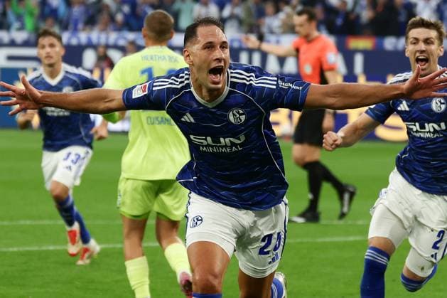 Soccer, 2 Bundesliga FC Schalke 04 Herta BSC Berlin, Matchday 1, Veltins Arena, DFB DFL REGULATIONS PROHIBIT ANY USE OF PHOTOGRAPHS AS IMAGE SEQUENCES AND OR QUASI VIDEO Copyright: JoachimxBywaletz xJB-Sportfoto