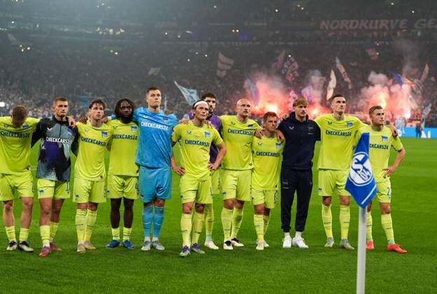 Hertha BSC players greet their fans after the match GER, FC Schalke 04 vs Hertha BSC, Soccer, 2 Bundesliga, Matchday 1, Season 2025 2026, 01 08 2025 DFL REGULATES PROHIBIT ANY USE OF PHOTOGRAPHS AS IMAGE SEQUENCES AND OR QUASI VIDEO GER, FC Schalke 04 vs Hertha BSC, Soccer, 2 Bundesliga, Matchday 1, Season 2025 2026, 01 08 2025 Gelsenkirchen Copyright: xEibner-Pressefoto ScottxColemanx EP_SCN