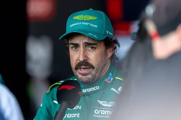 Fernando Alonso Aston Martin Aramco Formula One Team, Spain, 14 , HUN, Formula 1 World Championship, Hungarian Grand Prix, Hungaroring, Practice Day, Free Practice 2, 2025 Season, 01 08 2025 HUN, Formula 1 World Championship, Hungarian Grand Prix, Hungaroring, Practice Day, Free Practice 2, 2025 Season, 01 08 2025 Budapest Copyright: xEibner-Pressefoto MarcelxFischerx EP_MFI