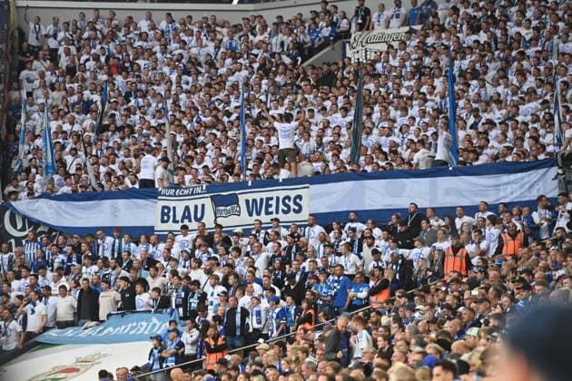 Hertha BSC Fans, Fanblock, Auswaertsfans, Fußball 2 Bundesliga, 1 Spieltag, FC Schalke 04 GE Hertha BSC Berlin B 2 1 am 01 08 2025 in Gelsenkirchen Deutschland DFL regulations prohibit any use of photographs as image sequences and or quasi video Â
