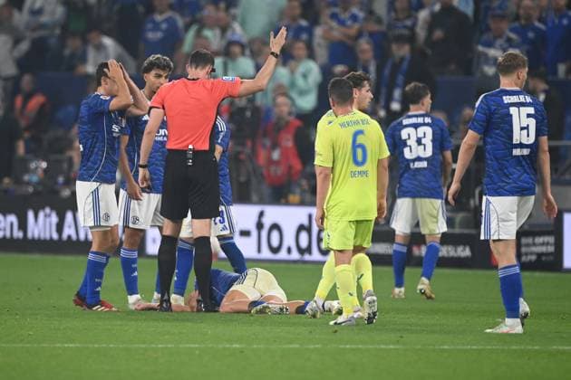 Nikola KATIC GE lies injured on the grass, injured, injury, Football 2 Bundesliga, 1 Matchday, FC Schalke 04 GE Hertha BSC Berlin B 2 1 on 01 08 2025 in Gelsenkirchen Germany DFL regulations prohibit any use of photographs as image sequences and or quasi video Â