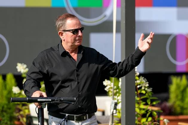 Martin Brundle Sky Sport Formula 1 UK, Expert, Commentator, Presenter, Great Britain , HUN, Formula 1 World Championship, Hungarian Grand Prix, Hungaroring, Practice Day, Free Practice 3, 2025 Season, 02 08 2025 HUN, Formula 1 World Championship, Hungarian Grand Prix, Hungaroring, Practice Day, Free Practice 3, 2025 Season, 02 08 2025 Budapest Copyright: xEibner-Pressefoto MarcelxFischerx EP_MFI