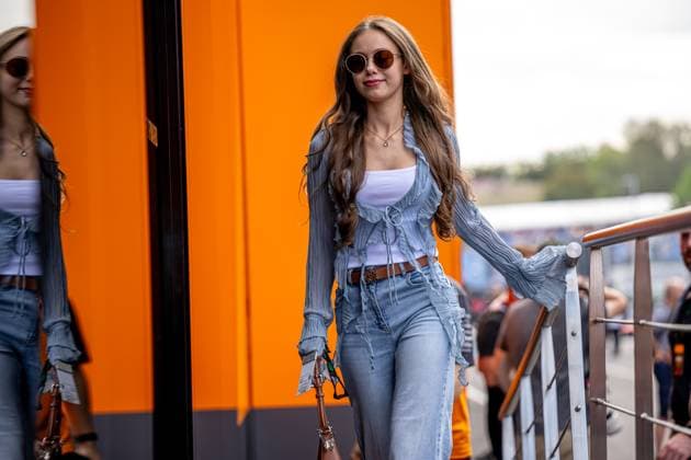 MOGYOROD, HUNGARY: Lily Zneimer, Oscar Piastri s girlfriend, at the 2025 Formula 1 Hungarian Grand Prix at the Hungaroring in Mogyorod, Hungary.