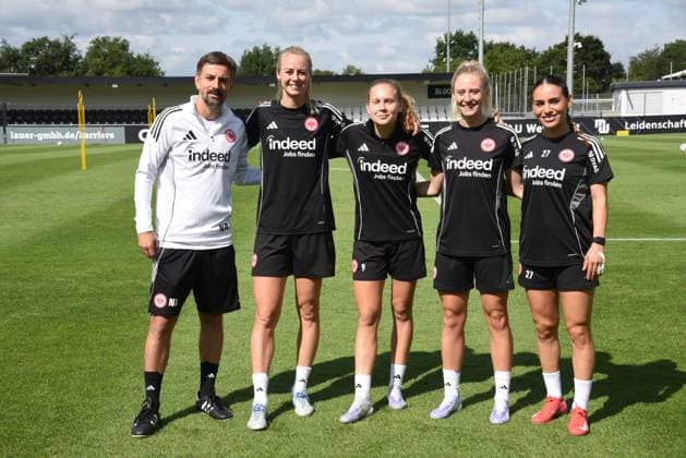 02 08 2025 xhpx Dreieich, maxworx Sportpark Women Eintracht Frankfurt Training Nikolaos Arnautis Coach Eintracht Frankfurt Women with the newcomers Amanda Ilestedt, Jane Teulings Rebecka Blomqvist , Ereleta Memetir Eintracht Frankfurt Women