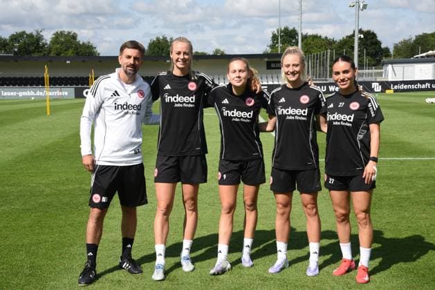 02 08 2025 xhpx Dreieich, maxworx Sportpark Women Eintracht Frankfurt Training Nikolaos Arnautis Coach Eintracht Frankfurt Women with the newcomers Amanda Ilestedt, Jane Teulings Rebecka Blomqvist , Ereleta Memetir Eintracht Frankfurt Women