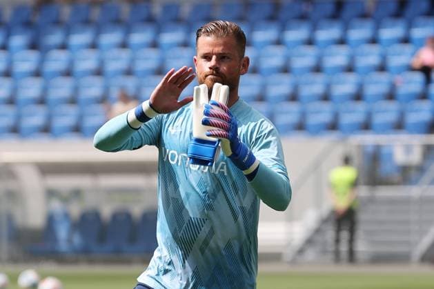 02 08 2025, xtvx, Fussball 2 Bundesliga, SV Darmstadt 98 VfL Bochum v l Goalkeeper Timo Horn VfL Bochum thanks the fans, applauds the fans DFL DFB REGULATIONS PROHIBIT ANY USE OF PHOTOGRAPHS as IMAGE SEQUENCES and or QUASI VIDEO Darmstadt