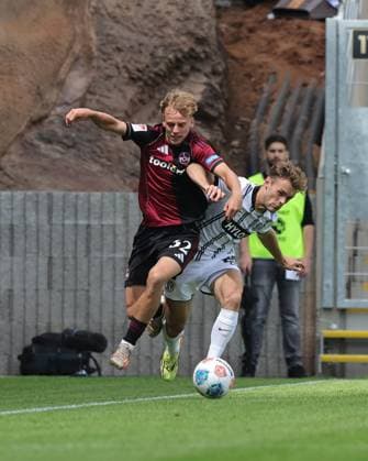 02 08 2025 Soccer Season 2025 2026 2 Soccer Bundesliga 01 Matchday SV Elversberg SVE 1 FC Nürnberg FCN Club Sportfoto Zink DaMa xdaxmax DFL regulations prohibit any use of photographs as image sequences and or quasi video only for editorial use Tim Janisch 32, 1 FC Nürnberg FCN Tom Zimmerschied 29, SV Elversberg
