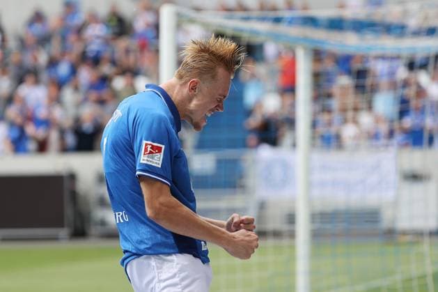 02 08 2025, xtvx, Fußball 2 Bundesliga, SV Darmstadt 98 VfL Bochum v l Goal scored, Tor zum 1 0 Isac Lidberg SV Darmstadt 98 Torjubel, Goal celebration, celebrate the goal, celebrates scoring DFL DFB REGULATIONS PROHIBIT ANY USE OF PHOTOGRAPHS as IMAGE SEQUENCES and or QUASI VIDEO Darmstadt