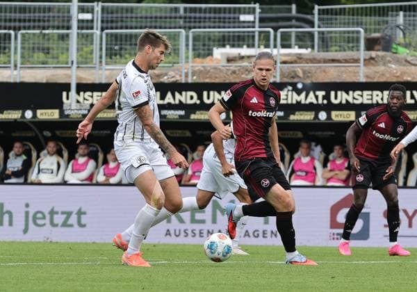 02 08 2025 Soccer Season 2025 2026 2 Soccer Bundesliga 01 Matchday SV Elversberg SVE 1 FC Nuremberg FCN Club Sportfoto Zink DaMa xdaxmax DFL regulations prohibit any use of photographs as image sequences and or quasi video only for editorial use Maximilian Rohr 31, SV Elversberg Artem Stepanov 11, 1 FC Nuremberg FCN