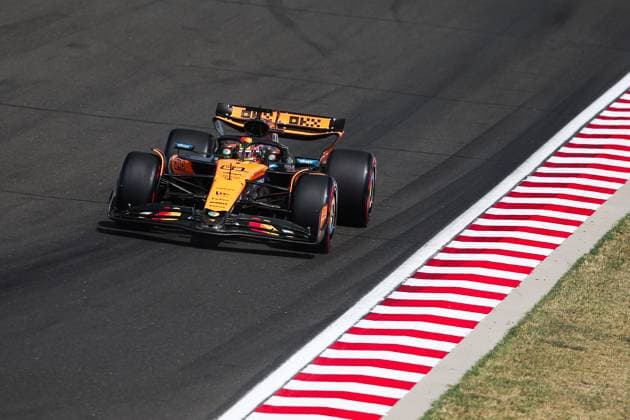 F1 - HUNGARIAN GRAND PRIX 2025 81 PIASTRI Oscar (aus), McLaren F1 Team MCL39, action during the 2025 Formula 1 Lenovo Hungarian Grand Prix, 14th round of the 2025 FIA Formula One World Championship, WM, Weltmeisterschaft from August 1 to 3, 2025 on the Hungaroring, in Mogyorod, Hungary - MogyorodHungary  Copyright: xXavixBonillax
