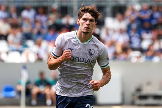2025 08 02 xJFAx 2 Bundesliga Season 2025 26 1 Matchday SV Darmstadt 98 VFL Bochum v l , Moritz Broschinski VFL Bochum Torjubel, Goal celebration, celebrate the goal zum 1 1 DFL DFB REGULATIONS PROHIBIT ANY USE OF PHOTOGRAPHS as IMAGE SEQUENCES and or QUASI VIDEO Copyright: JoaquimxFerreira
