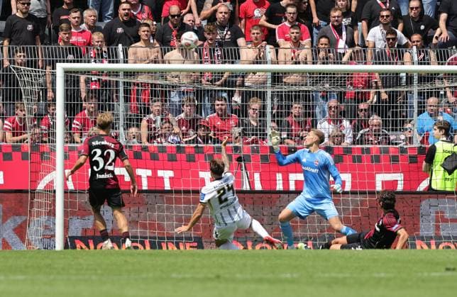 02 08 2025 Soccer Season 2025 2026 2 Soccer Bundesliga 01 Matchday SV Elversberg SVE 1 FC Nürnberg FCN Club Sportfoto Zink DaMa xdaxmax DFL regulations prohibit any use of photographs as image sequences and or quasi video only for editorial use Luca Schnellbacher 24, SV Elversberg mit Torschuss gg Jan Reichert 1, 1 FC Nürnberg FCN Fabio Gruber 4, 1 FC Nürnberg FCN over the goal