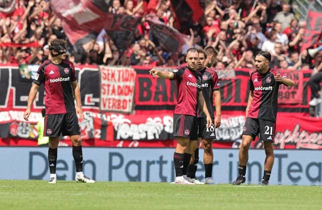 02 08 2025 Soccer season 2025 2026 2 Soccer Bundesliga 01 Matchday SV Elversberg SVE 1 FC Nürnberg FCN Club Sportfoto Zink DaMa xdaxmax DFL regulations prohibit any use of photographs as image sequences and or quasi video only for editorial use Fabio Gruber 4, 1 FC Nürnberg FCN Julian Justvan 10, 1 FC Nürnberg FCN Rafael Lubach 18, 1 FC Nürnberg FCN Robin Knoche 31, 1 FC Nürnberg FCN Berkay Yilmaz 21, 1 FC Nürnberg FCN vote for each other