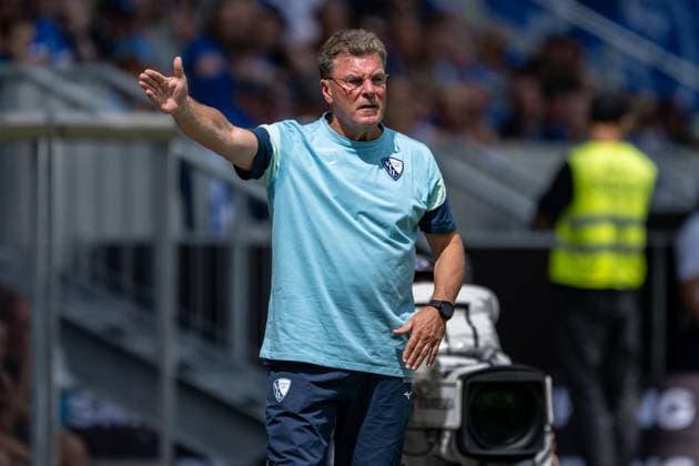Dieter Hecking VfL Bochum, ChefTrainer gesticulates, GER, SV Darmstadt 98 vs VfL Bochum, Football, 2 Bundesliga, 1 Matchday, Season 2025 2026, 02 08 2025 DFL REGULATIONS PROHIBIT ANY USE OF PHOTOGRAPHS AS IMAGE SEQUENCES AND OR QUASI VIDEO GER, SV Darmstadt 98 vs VfL Bochum, Football, 2 Bundesliga, 1 Matchday, Season 2025 2026, 02 08 2025 Darmstadt Copyright: xEibner-Pressefoto FlorianxWiegandx EP_FWD