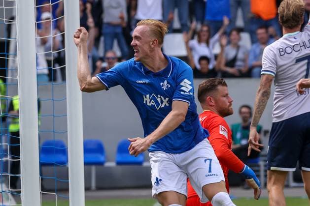 2025 08 02 xJFAx 2 Bundesliga Season 2025 26 1 Matchday SV Darmstadt 98 VFL Bochum v l , Isac Alexi Sivert Lidberg SV Darmstadt 98 Torjubel, Goal celebration, celebrate the goal zum 3 1 DFL DFB REGULATIONS PROHIBIT ANY USE OF PHOTOGRAPHS as IMAGE SEQUENCES and or QUASI VIDEO Copyright: JoaquimxFerreira
