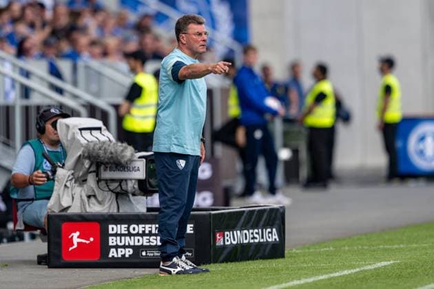 Dieter Hecking VfL Bochum, ChefTrainer gesticulates, GER, SV Darmstadt 98 vs VfL Bochum, Football, 2 Bundesliga, 1 Matchday, Season 2025 2026, 02 08 2025 DFL REGULATIONS PROHIBIT ANY USE OF PHOTOGRAPHS AS IMAGE SEQUENCES AND OR QUASI VIDEO GER, SV Darmstadt 98 vs VfL Bochum, Football, 2 Bundesliga, 1 Matchday, Season 2025 2026, 02 08 2025 Darmstadt Copyright: xEibner-Pressefoto FlorianxWiegandx EP_FWD