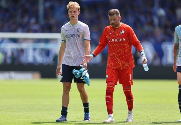 02 08 2025, xdcx, Fußball 2 Bundesliga, SV Darmstadt 98 VfL Bochum, emonline, emspor, despor, v l , Mats Pannewig VfL Bochum , Goalkeeper Timo Horn VfL Bochum enttaeuscht, enttaeuscht Blickend, dissapointed, traurig, frustiert, frust, gefrustet DFL DFB REGULATIONS PROHIBIT ANY USE OF PHOTOGRAPHS AS IMAGE SEQUENCES AND OR QUASI VIDEO Copyright: HMBxMedia Claus