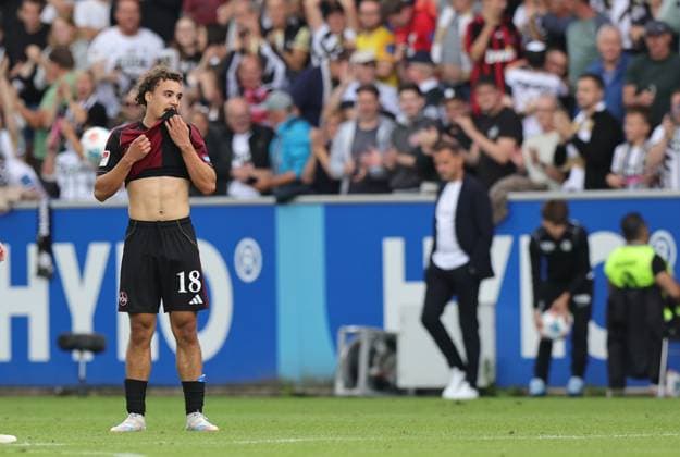 02 08 2025 Soccer Season 2025 2026 2 Soccer Bundesliga 01 Matchday SV Elversberg SVE 1 FC Nürnberg FCN Club Sportfoto Zink DaMa xdaxmax DFL regulations prohibit any use of photographs as image sequences and or quasi video only for editorial use Rafael Lubach 18, 1 FC Nürnberg FCN Joti Chatzialexiou Vorstand Sport 1 FC Nürnberg FCN disappointed Disappointment after the end of the match