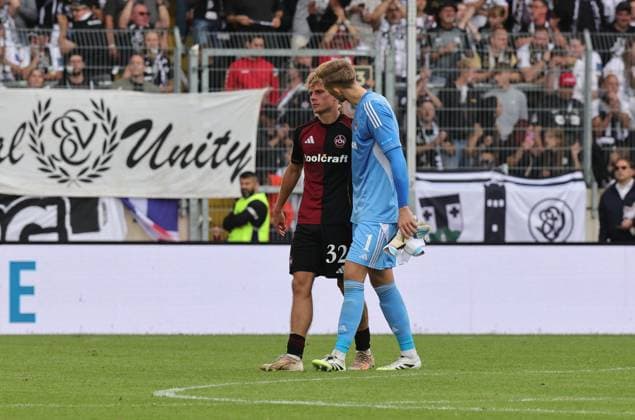 02 08 2025 Soccer season 2025 2026 2 Soccer Bundesliga 01 Matchday SV Elversberg SVE 1 FC Nürnberg FCN Club Sportfoto Zink DaMa xdaxmax DFL regulations prohibit any use of photographs as image sequences and or quasi video only for editorial use Tim Janisch 32, 1 FC Nürnberg FCN Jan Reichert 1, 1 FC Nürnberg FCN disappointed Disappointment after the end of the match