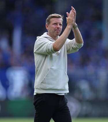 02 08 2025, xdcx, Soccer 2 Bundesliga, SV Darmstadt 98 VfL Bochum, emonline, emspor, despor, v l , coach Florian Kohfeldt SV Darmstadt 98 thanks the fans, thank, thanks, team after the match, after the match, thanks the fans, applauds the fans DFL DFB REGULATIONS PROHIBIT ANY USE OF PHOTOGRAPHS AS IMAGE SEQUENCES AND OR QUASI VIDEO Copyright: HMBxMedia Claus