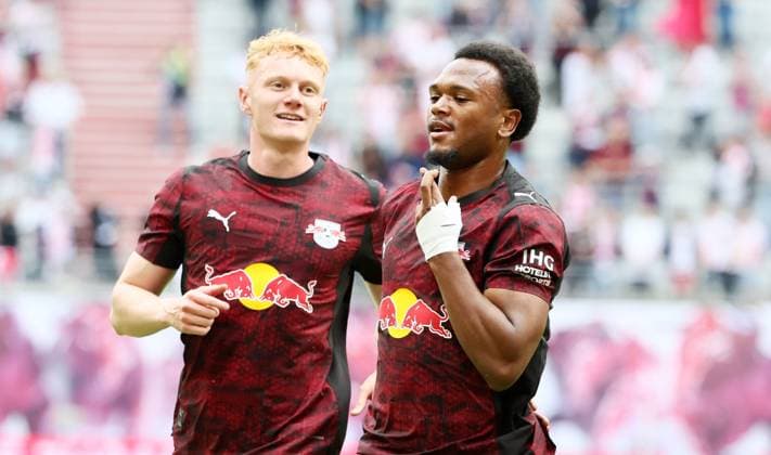 RB Leipzig Bergamo test match Leipzig, 02 08 2025, Red Bull Arena, Football, Test match , RB Leipzig vs Atalanta Bergamo , In the picture Goal for RB Leipzig Lois Openda 11, RB Leipzig scores 1 0 and cheers with teammates Nicolas Seiwald 13, RB Leipzig , For editorial use only Only editorial use , DFL DFB regulations prohibit any use of photographs as image sequences and or quasi video ,