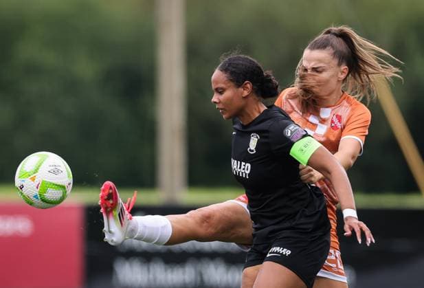 UEFA Women s Champions League First Qualifying Round Final, Athlone Town Stadium, Athlone 2 8 2025 Athlone Town vs ZNK Agram Athlone™s Israela Groves and Anela Lubina of ZNK Agram Israela Groves and Anela Lubina 2 8 2025  Copyright: x INPHO LorrainexOSullivanx 1Q0A1257