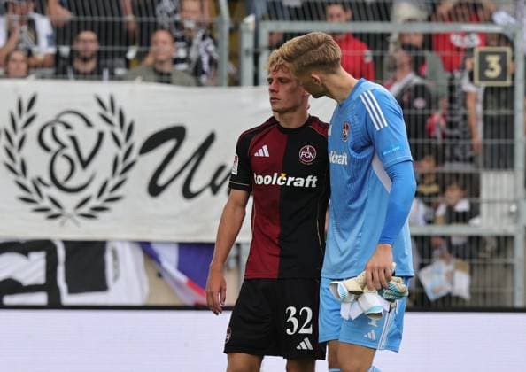 02 08 2025 Soccer season 2025 2026 2 Soccer Bundesliga 01 Matchday SV Elversberg SVE 1 FC Nürnberg FCN Club Sportfoto Zink DaMa xdaxmax DFL regulations prohibit any use of photographs as image sequences and or quasi video only for editorial use Tim Janisch 32, 1 FC Nürnberg FCN Jan Reichert 1, 1 FC Nürnberg FCN disappointed Disappointment after the end of the match