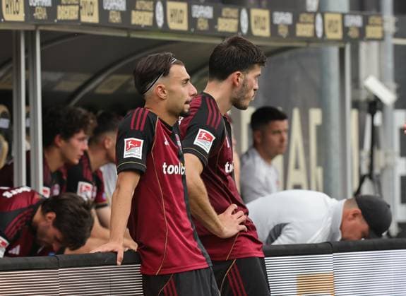 02 08 2025 Soccer Season 2025 2026 2 Soccer Bundesliga 01 Matchday SV Elversberg SVE 1 FC Nürnberg FCN Club Sportfoto Zink DaMa xdaxmax DFL regulations prohibit any use of photographs as image sequences and or quasi video only for editorial use Berkay Yilmaz 21, 1 FC Nürnberg FCN Luka Lochoshvili 24, 1 FC Nürnberg FCN disappointed Disappointment after the end of the match