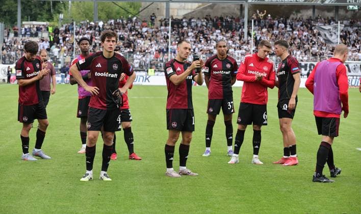 02 08 2025 Soccer Season 2025 2026 2 Soccer Bundesliga 01 Matchday SV Elversberg SVE 1 FC Nürnberg FCN Club Sportfoto Zink DaMa xdaxmax DFL regulations prohibit any use of photographs as image sequences and or quasi video only for editorial use Team Team of FCN disappointed Disappointment after the end of the match