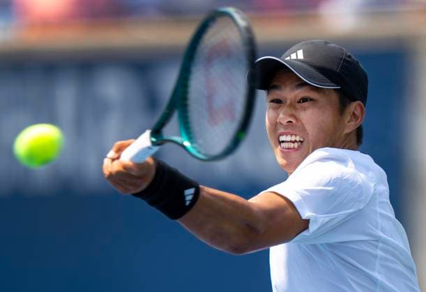August 2, 2025, Toronto, On, Canada: Learner Tien of the United States hits a forehand on his way to being defeated by Alex Michelsen of the United States at the National Bank Open in Toronto, on Saturday, Aug. 2, 2025. Canada News - August 2, 2025  - ZUMAc35_ 20250802_zaf_c35_028 Copyright: xFrankxGunnx