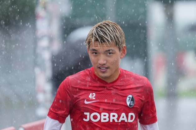 Ritsu Doan SC Freiburg, 42 in the rain soccer, test match, SC Freiburg vs Hamburger SV, 02 08 2025, Europa Park Stadion, Freiburg, Germany, Freiburg Europa Park Stadion Baden Wuerttemberg Germany Copyright: xArnexAmbergx