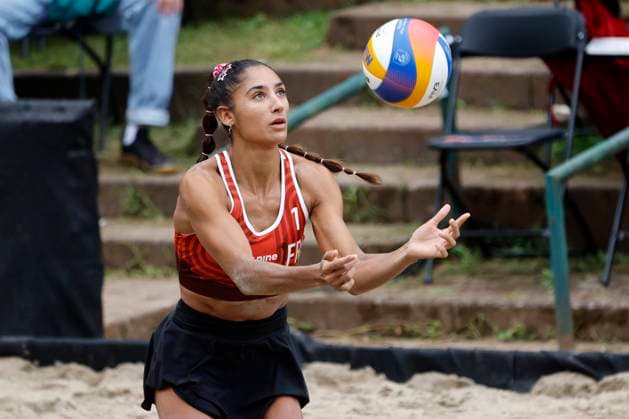 Düsseldorf, Deutschland, CEV EuroBeachVolley 2025 Europameisterschaft im Beach volleyball, Beachvolleyball auf der Anlage des Rochusclub in Düsseldorf 02.08.2025 Damen Halbfinale MÜLLER Svenja (GER) 1 und TILLMANN Cinja (GER) 2 gegen VIEIRA ClÃ mence (FRA) 1 und CHAMEREAU Aline (FRA) 2 VIEIRA ClÃ mence (FRA) 1