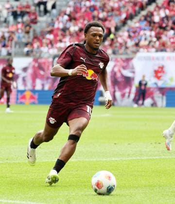 RB Leipzig Bergamo Testspiel Leipzig, 02 08 2025, Red Bull Arena, Fußball, Testspiel , RB Leipzig vs Atalanta Bergamo , Im Bild Lois Openda 11, RB Leipzig , Nur zur redaktionellen Nutzung Only editorial use , DFL DFB regulations prohibit any use of photographs as image sequences and or quasi video ,