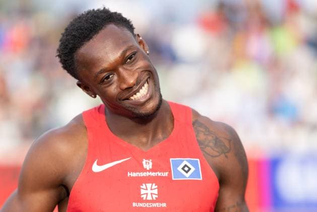 Deutsche Leichtathletik-Meisterschaften 2025 Owen Ansah (Hamburger SV) jubelt nach seinem Sieg über 100 Meter. Deutsche Leichtathletik-Meisterschaften 2025 am Samstag, 2. August 2025 in Dresden., Dresden Hessen Deutschland Heinz-Steyer-Stadion *** German Athletics Championships 2025 Owen Ansah Hamburger SV cheers after his victory in the 100 meters German Athletics Championships 2025 on Saturday, August 2, 2025 in Dresden , Dresden Hessen Germany Heinz Steyer Stadion