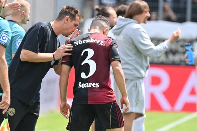 02 08 2025, xjrdrx, Soccer 2 Bundesliga, SV Elversberg 1 FC Nuernberg v l Coach Miroslav Klose 1 FC Nuernberg gives instructions, gesticulates, gesticulate with arms gives instructions, gesticulate Danilo Soares 1 FC Nuernberg DFL DFB REGULATIONS PROHIBIT ANY USE OF PHOTOGRAPHS as IMAGE SEQUENCES and or QUASI VIDEO Elversberg