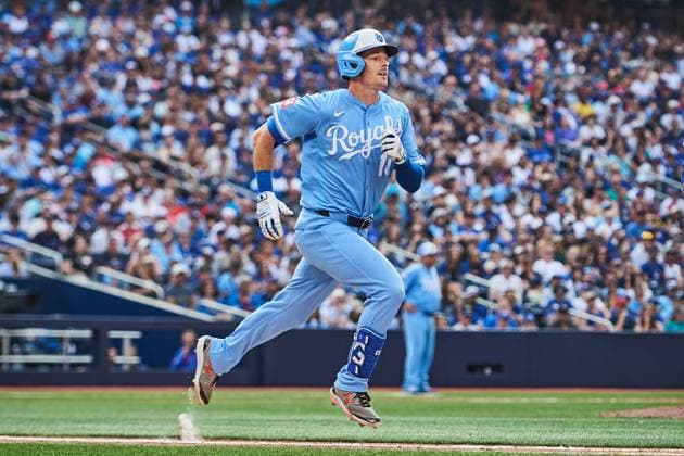 August 2, 2025, Toronto, On, Canada: Kansas City Royals outfielder Mike Yastrzemski (18) sprints to first base after grounding out against the Toronto Blue Jays during ninth inning MLB, Baseball Herren, USA baseball action in Toronto, on Saturday, Aug. 2, 2025. Canada News - August 2, 2025 - ZUMAc35_ 20250802_zaf_c35_133 Copyright: xSammyxKoganx
