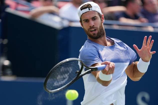 August 2, 2025, Toronto, Ontario, Canada: Karen Khachanov of Russia plays a forehand against Casper Ruud of Norway during the Men s Singles round of 16 match on day 8 of the ATP, Tennis Herren Masters 1000 National Bank Open at Sobeys Stadium. on August 2, 2025 in Toronto, Canada. Toronto Canada - ZUMAe321 20250802_zsa_e321_001 Copyright: xLeonardoxRamirezx