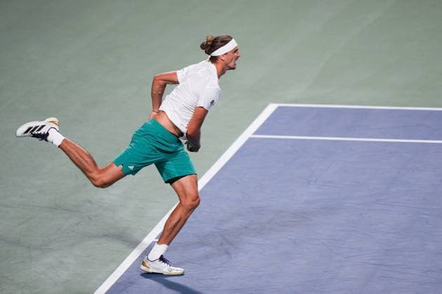 ATP, Tennis Herren Masters 1000 National Bank Open Toronto Presented by Rogers 2025 - Day 8 Alexander Zverev of Germany serves to Francisco Cerundolo of Argentina during the Men s Singles round of 16 match on day 8 of the ATP Masters 1000 National Bank Open at Sobeys Stadium. on August 2, 2025 in Toronto, Canada. (Photo by Leonardo Ramirez Eyepix Group) Copyright: xLeonardoxRamirezx xEyepixxGroupx LR-01082025-02749