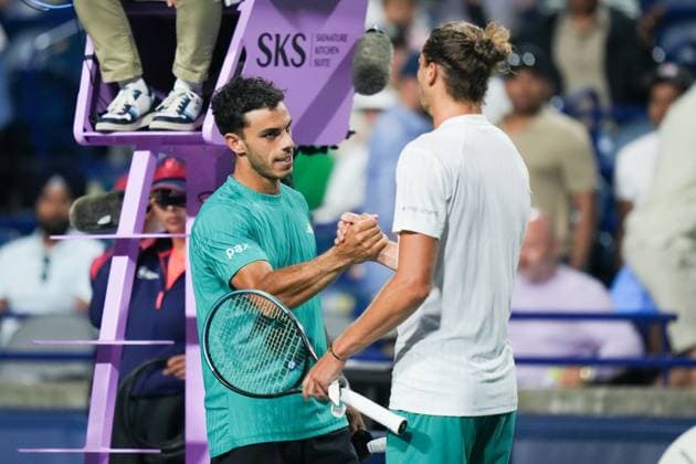 ATP, Tennis Herren Masters 1000 National Bank Open Toronto Presented by Rogers 2025 - Day 8 Francisco Cerundolo of Argentina speaks with Alexander Zverev of Germany after retiring from the game due to injury during the Men s Singles round of 16 match on day 8 of the ATP Masters 1000 National Bank Open at Sobeys Stadium. on August 2, 2025 in Toronto, Canada. (Photo by Leonardo Ramirez Eyepix Group) Copyright: xLeonardoxRamirezx xEyepixxGroupx LR-01082025-04211
