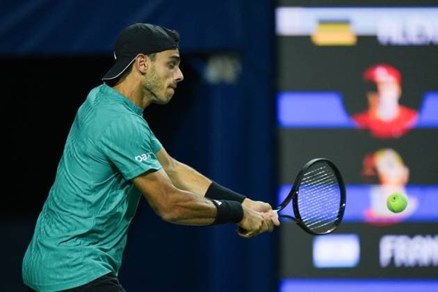 ATP, Tennis Herren Masters 1000 National Bank Open Toronto Presented by Rogers 2025 - Day 8 Francisco Cerundolo of Argentina plays a backhand against Alexander Zverev of Germany during the Men s Singles round of 16 match on day 8 of the ATP Masters 1000 National Bank Open at Sobeys Stadium. on August 2, 2025 in Toronto, Canada. (Photo by Leonardo Ramirez Eyepix Group) Copyright: xLeonardoxRamirezx xEyepixxGroupx LR-01082025-03274
