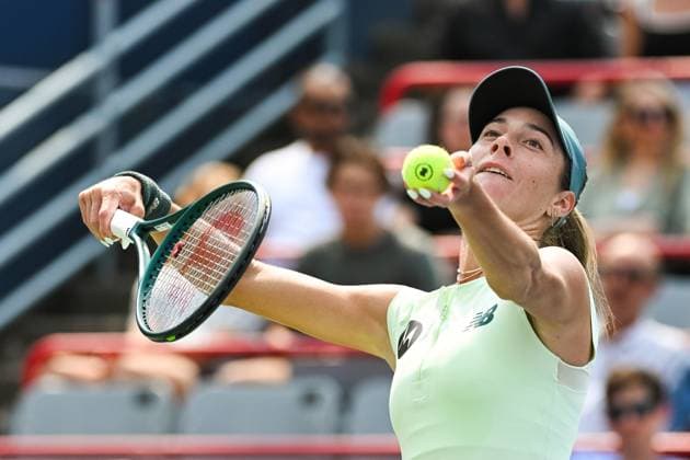 MONTREAL, QC - AUGUST 02: Mccartney Kessler (USA) serves the ball during a fourth round match at WTA, Tennis Damen National Bank Open on August 02, 2025 at IGA Stadium in Montreal, QC (Photo by David Kirouac Icon Sportswire) TENNIS: AUG 02 National Bank Open EDITORIAL USE ONLY Icon250802021