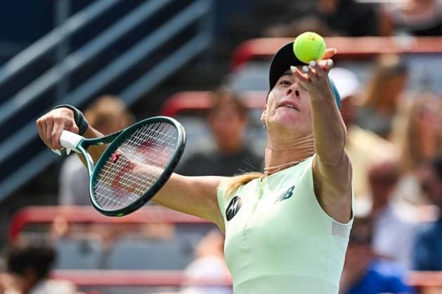 MONTREAL, QC - AUGUST 02: Mccartney Kessler (USA) serves the ball during a fourth round match at WTA, Tennis Damen National Bank Open on August 02, 2025 at IGA Stadium in Montreal, QC (Photo by David Kirouac Icon Sportswire) TENNIS: AUG 02 National Bank Open EDITORIAL USE ONLY Icon250802002