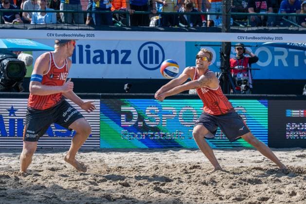 European Championship Beach Volleyball Düsseldorf, 03 08 2025 Yorick de Groot NED in defense, Stefan Boermans NED European Championship Beach Volleyball Düsseldorf on 03 08 2025 Copyright: xBEAUTIFULxSPORTS PeterxWeberx