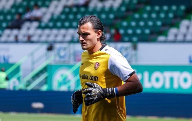Tim Schreiber 1 SG Dynamo Dresden at warmup, Spvgg Greuther Fuerth vs SG Dynamo Dresden, DFL, 2 Bundesliga, Saison 2025 2026, Hinrunde, 1 Spieltag, 03 08 2025 DFB regulations prohibit any use of photographs as image sequences and or quasi video Fuerth Bayern Germany Copyright: xkolbert-press MartinxAgüerax